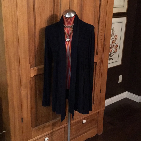 Anthropologie shawl collar top with smocked detail - Picture 7 of 10